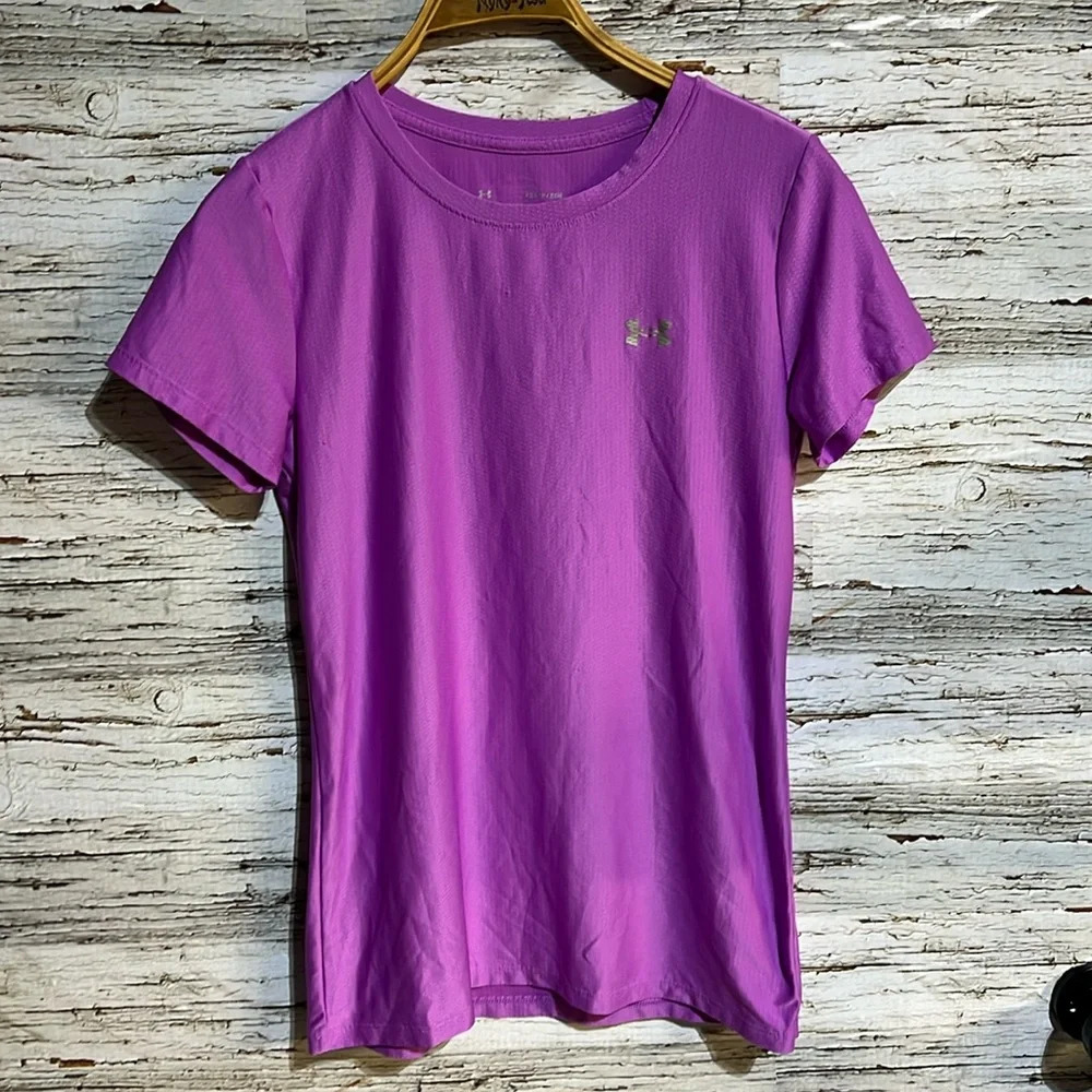 Under Armour short sleeve shirts size small